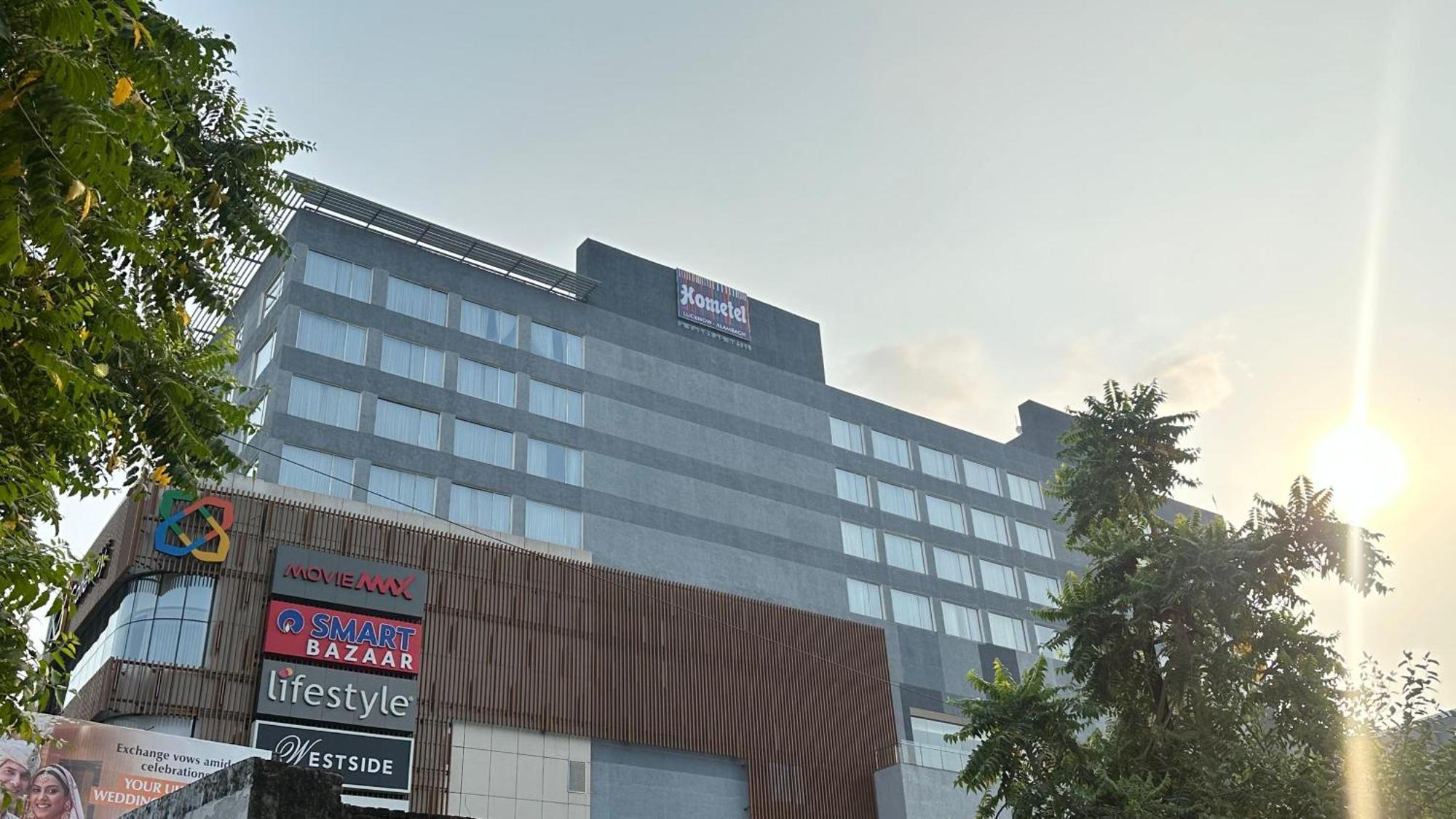 Hometel Alambagh Lucknow - A Sarovar Hotel Exterior photo