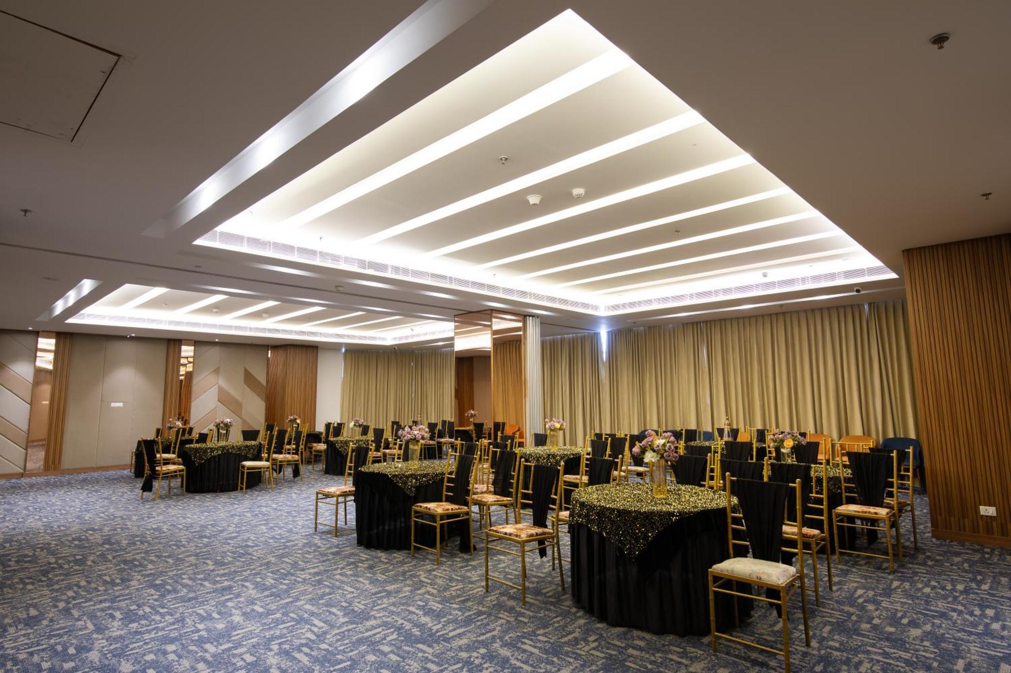 Hometel Alambagh Lucknow - A Sarovar Hotel Exterior photo