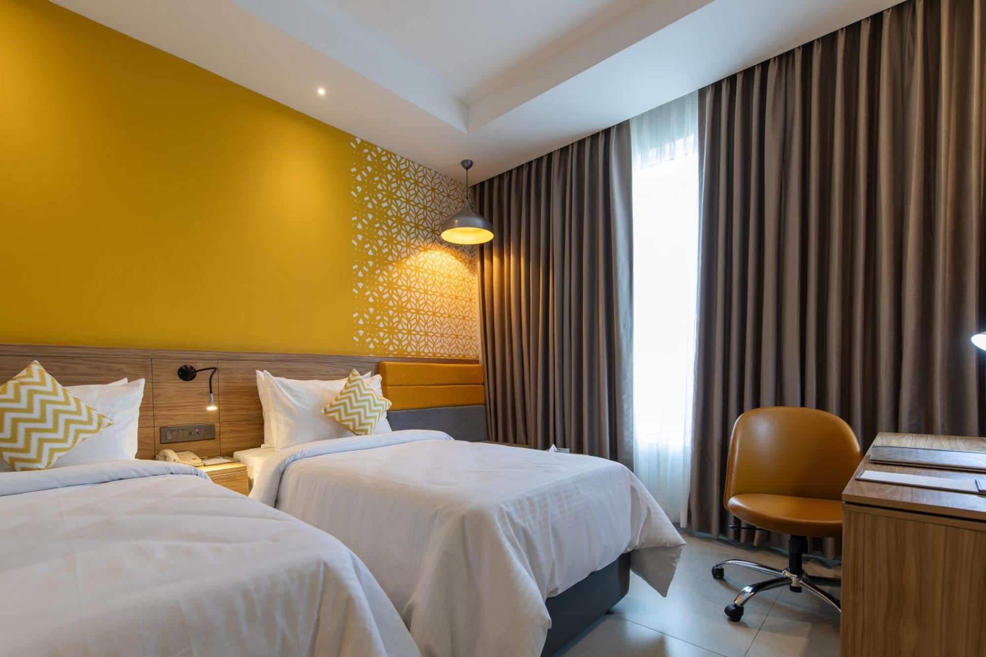 Hometel Alambagh Lucknow - A Sarovar Hotel Exterior photo