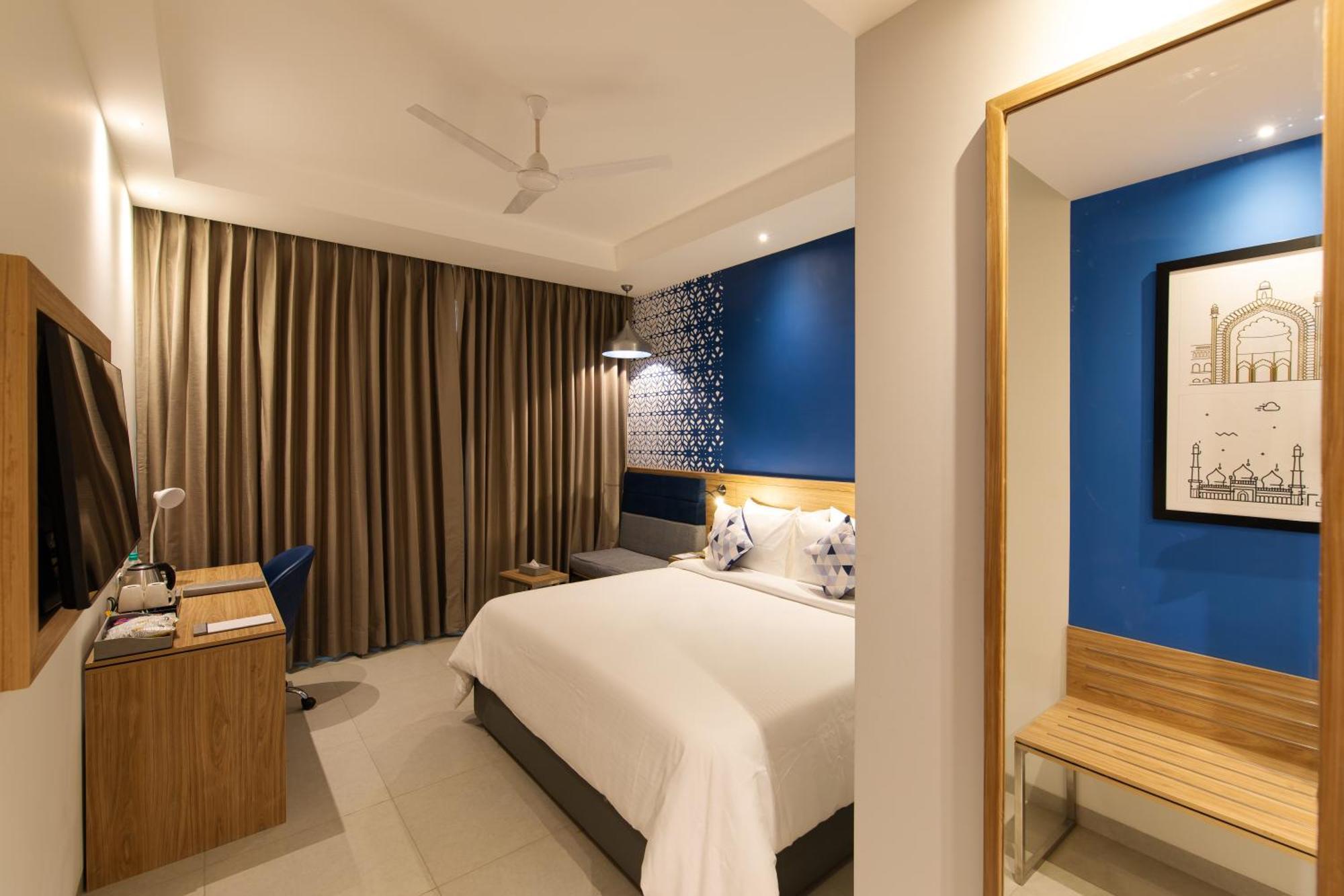 Hometel Alambagh Lucknow - A Sarovar Hotel Exterior photo