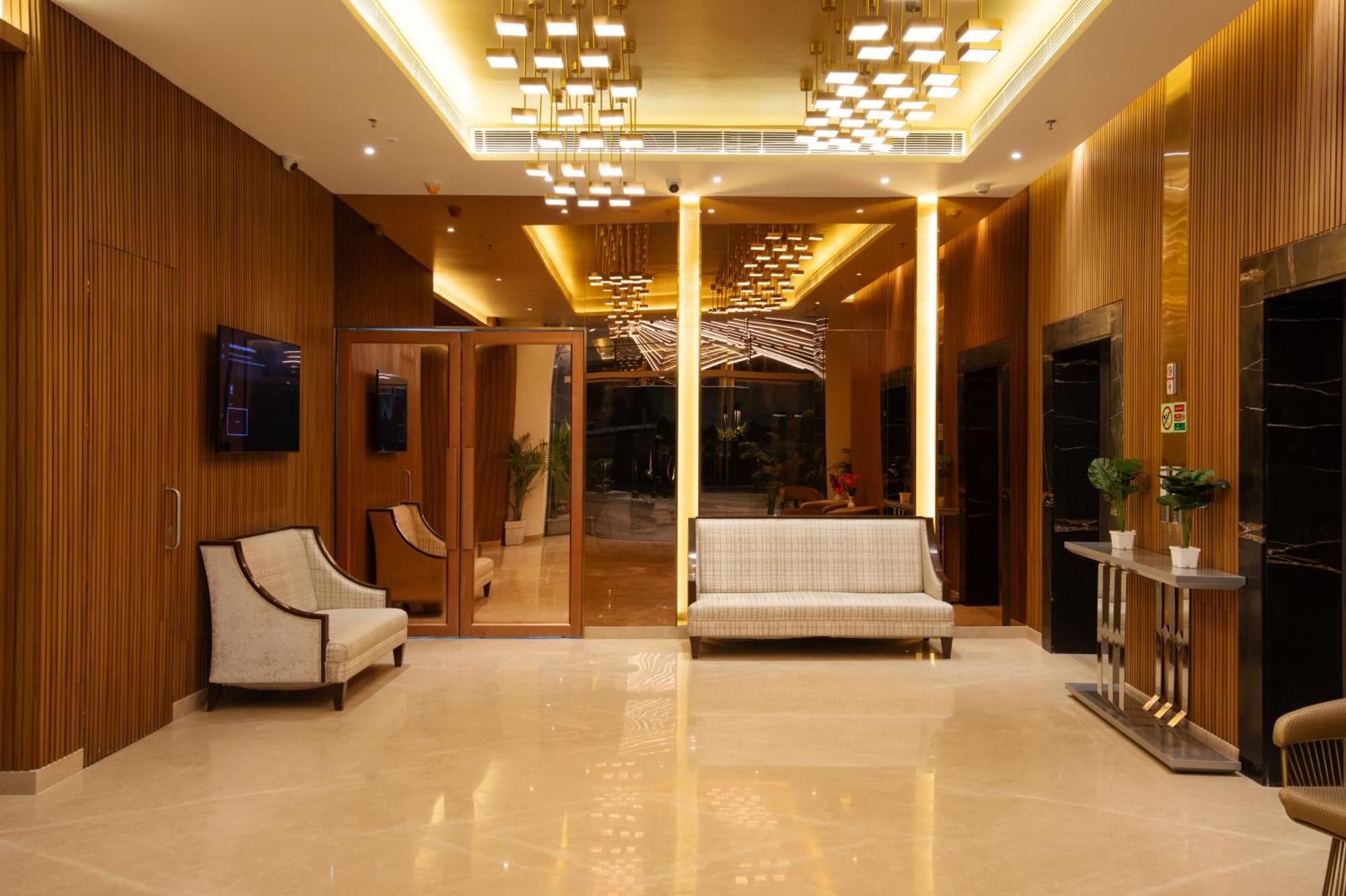 Hometel Alambagh Lucknow - A Sarovar Hotel Exterior photo