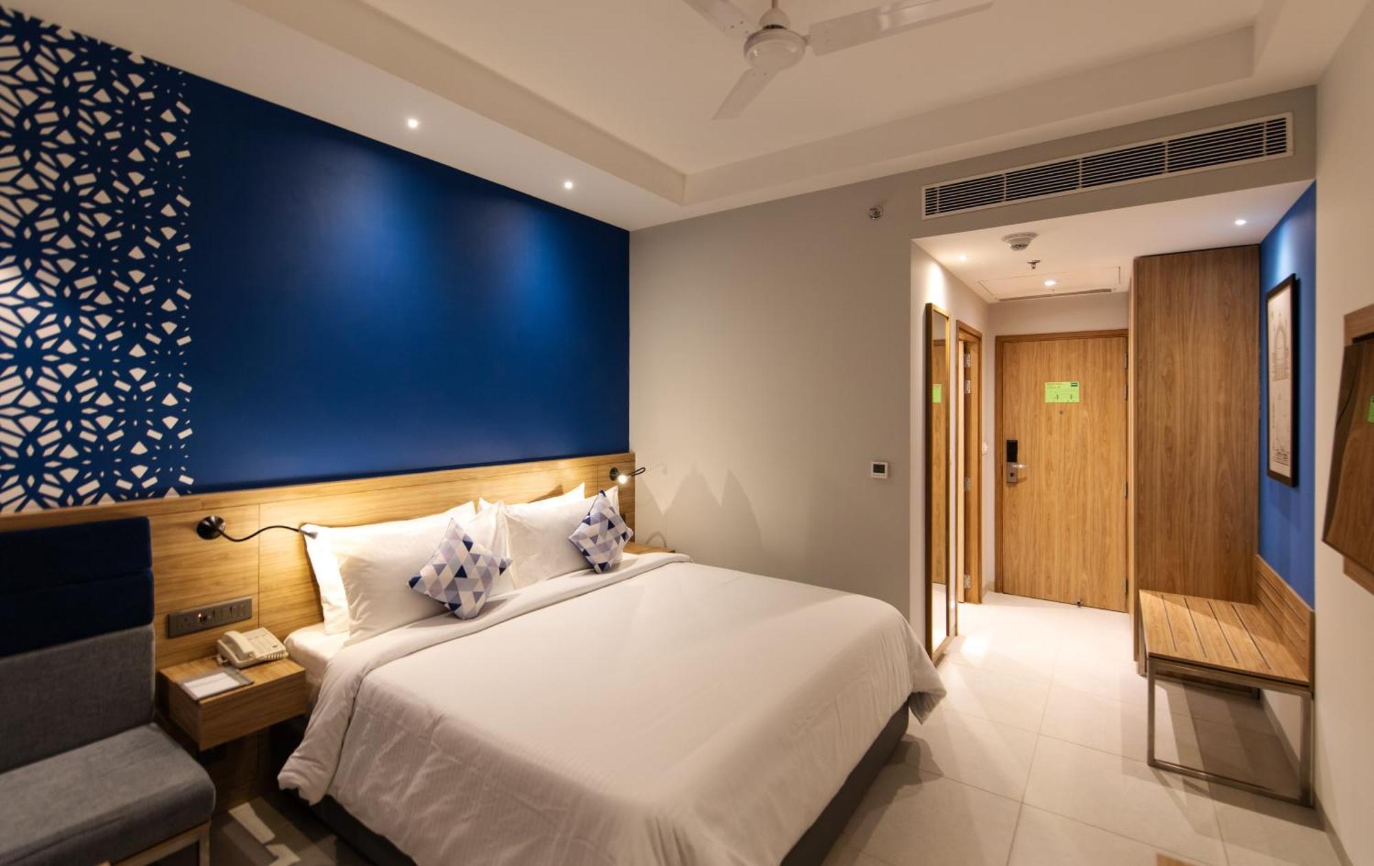 Hometel Alambagh Lucknow - A Sarovar Hotel Exterior photo
