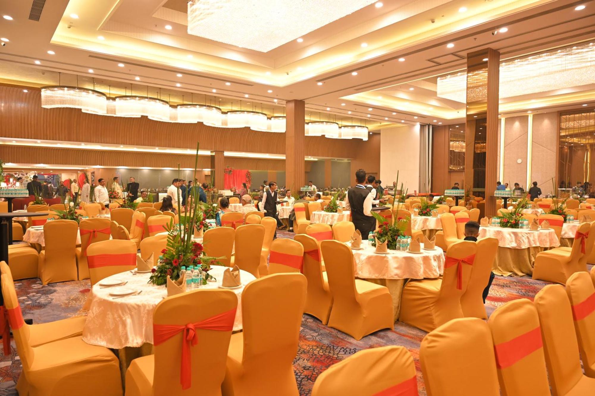 Hometel Alambagh Lucknow - A Sarovar Hotel Exterior photo