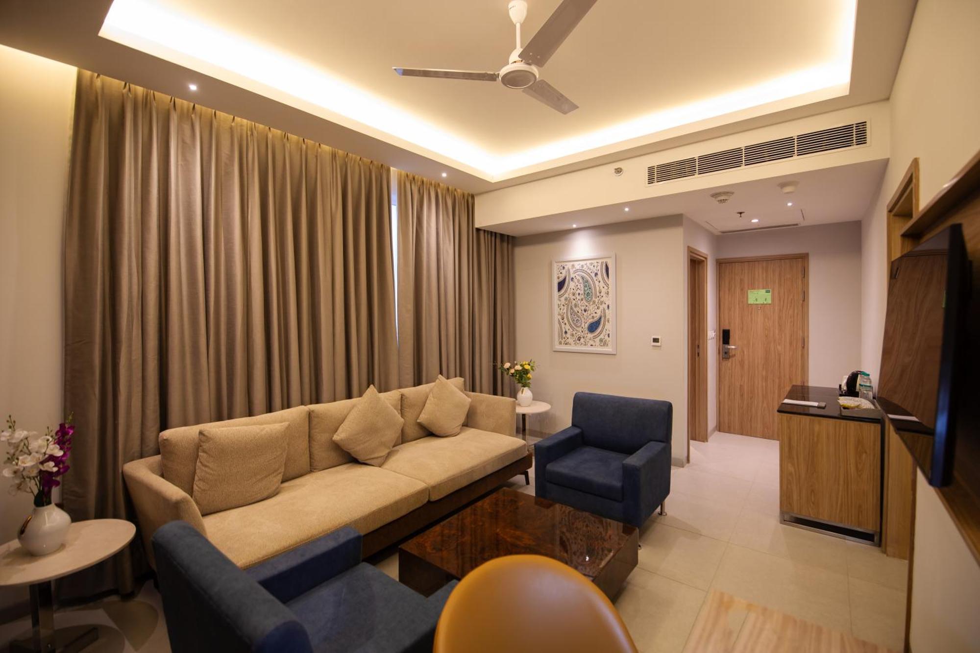Hometel Alambagh Lucknow - A Sarovar Hotel Exterior photo
